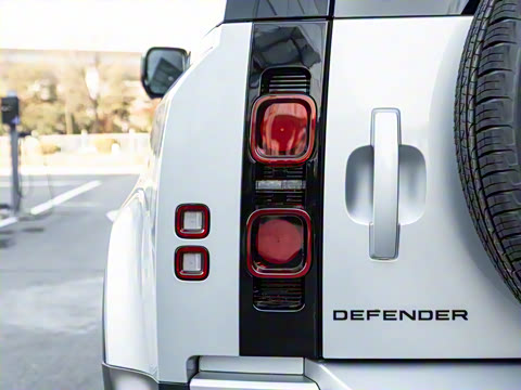 2022�� 90 2.0T P300 SE