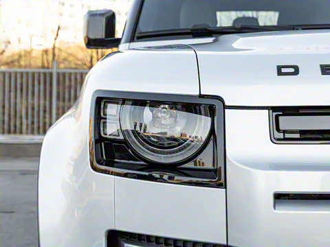 2022�� 90 2.0T P300 SE