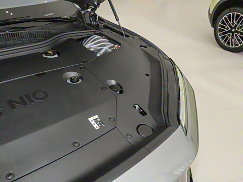 2025�� 75kWh Touring