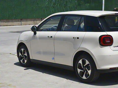 2023�� 405km Air