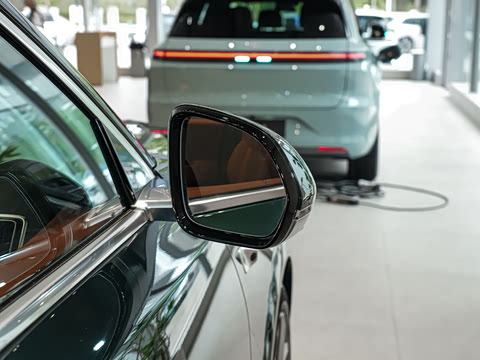 2025�� Ultra ���ܻ��°�