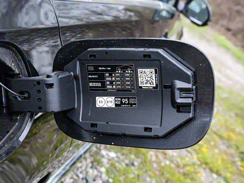 2023�� �Ŀ� C 260 L �˶���