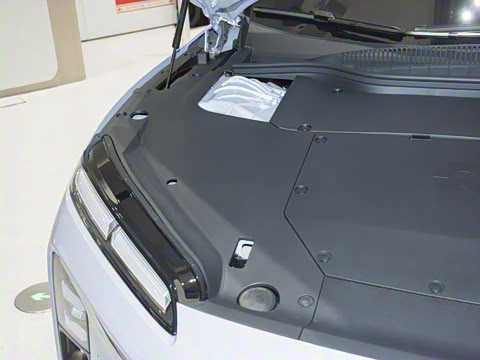 2025�� 75kWh Touring