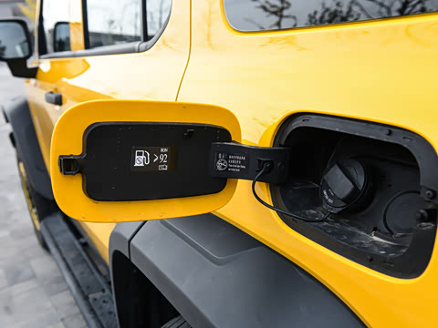 2022�� 2.0T �߾��޶���