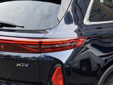 2022�� 1.5L PHEV 205KM ���а�Plus