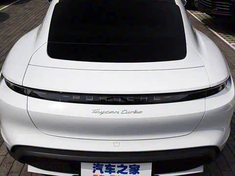 2019�� Taycan Turbo