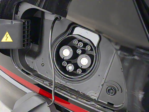 2022�� �Ŀ��� E 350 e L ���ʽ��϶����˶��γ�