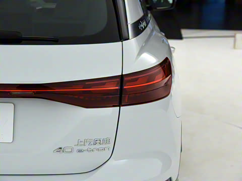 2022�� 40 e-tron ��ҫ�� ������װ