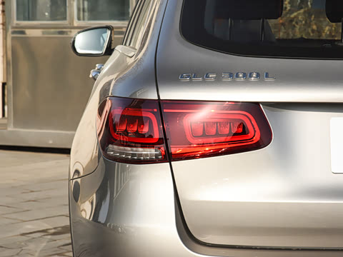 2022�� �Ŀ� GLC 300 L 4MATIC ������