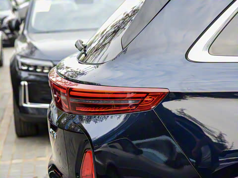 2022�� 1.5L PHEV 205KM ���а�Plus