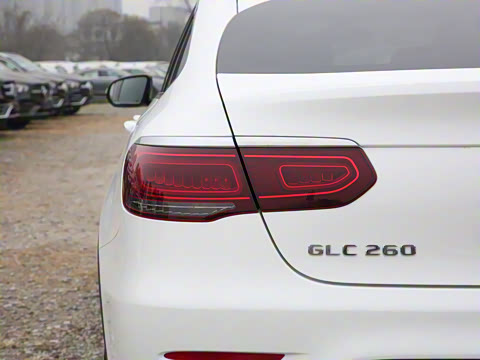 2022�� �Ŀ� GLC 260 4MATIC ����SUV