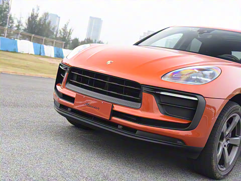 2022�� Macan 2.0T