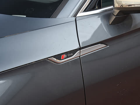 2023�� Sportback 40 TFSI quattro ����������