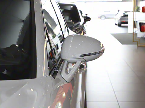 2022�� Macan 2.0T