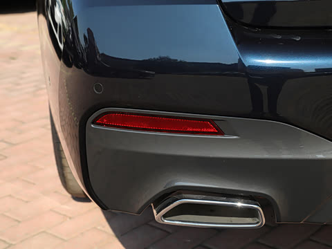 2022�� �Ŀ�� 530i M�˶���װ