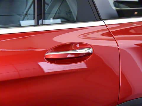 2020�� GLC 260 L 4MATIC ������