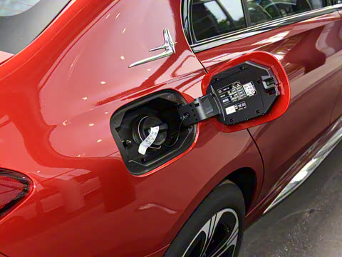 2022�� C 260 L �ҹ�˶���