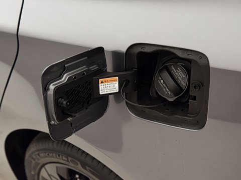 2020�� 300TGI �Զ�ˬ����Ļ�Ǽ�Supreme��