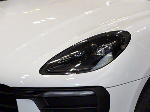 2022�� Macan 2.0T