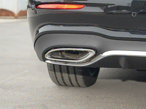 2022�� �Ŀ��� E 350 e L ���ʽ��϶����˶��γ�