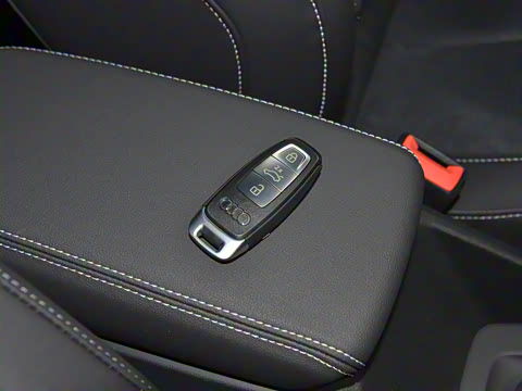 2022�� 40 e-tron ��ҫ�� ������װ