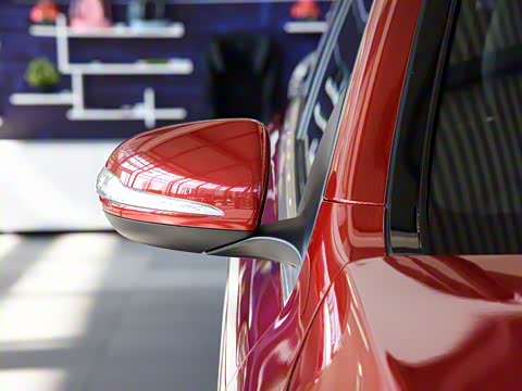 2020�� GLC 260 L 4MATIC ������