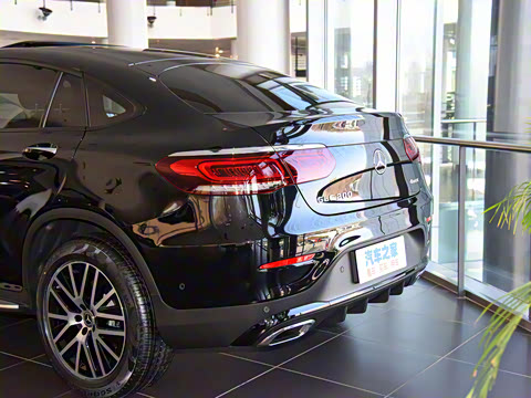 2022�� �Ŀ� GLC 300 4MATIC ����SUV