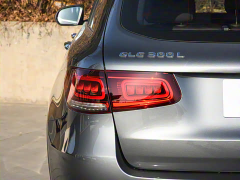 2022�� �Ŀ� GLC 300 L 4MATIC ������