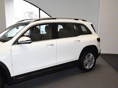 2021�� GLB 200 ������