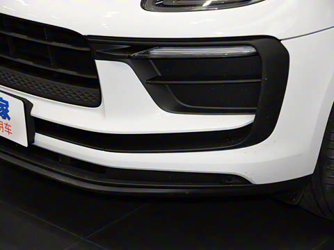 2022�� Macan 2.0T