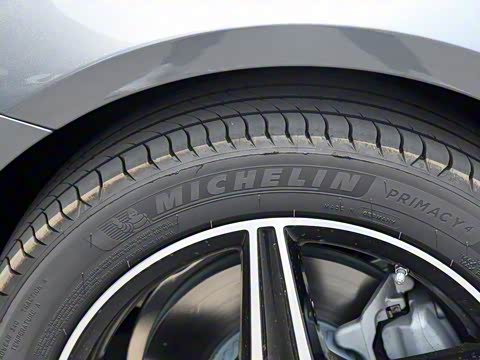 2020�� �Ŀ� E 260 �˶���