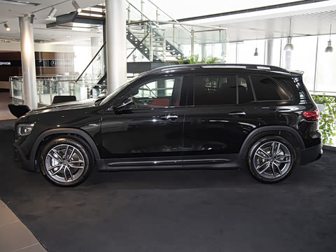 2021�� AMG GLB 35 4MATIC