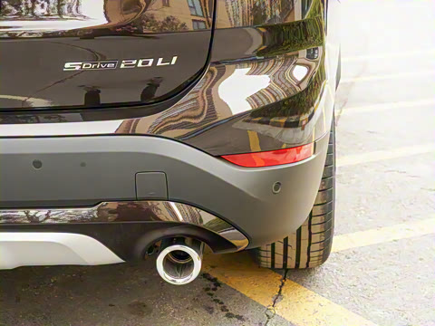 2022�� sDrive20Li ������