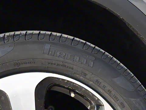 2019�� �Ŀ� GLC 260 L 4MATIC ������