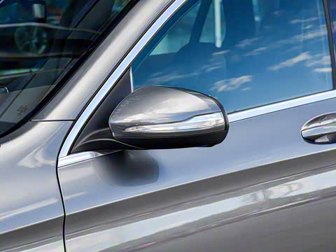 2019�� GLC 260 4MATIC ������