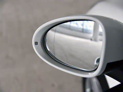 2018�� Macan 2.0T