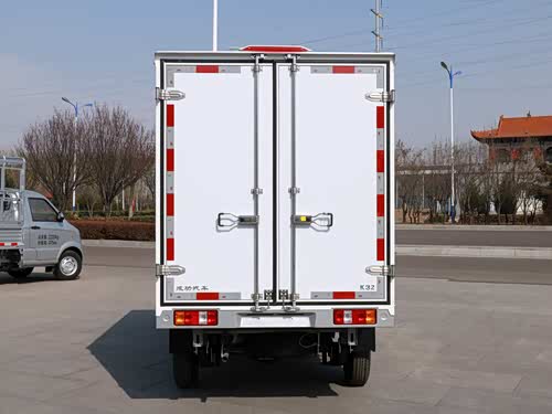 5l舒适型单排厢式运输车dam15kr