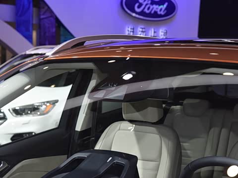 2019�� EcoBoost 245 ���������� ��V