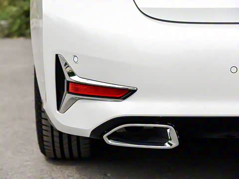 2020�� 325Li �׷���