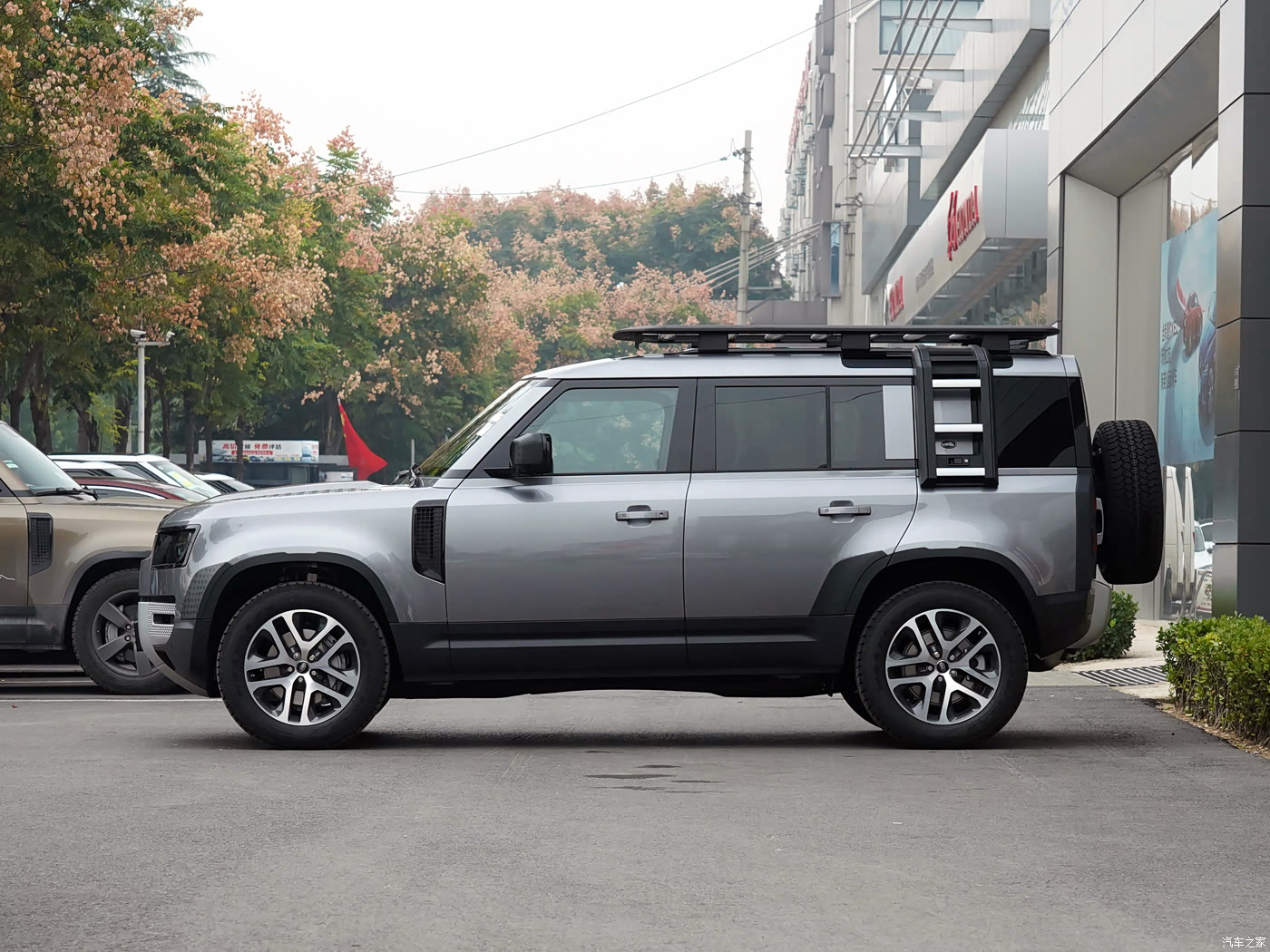 路虎卫士 2020款 110 p400 暗黑特别版 6074731图片_路虎_汽车图库