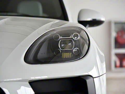 2018�� Macan 2.0T