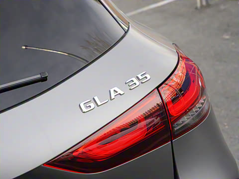 2021�� AMG GLA 35 4MATIC