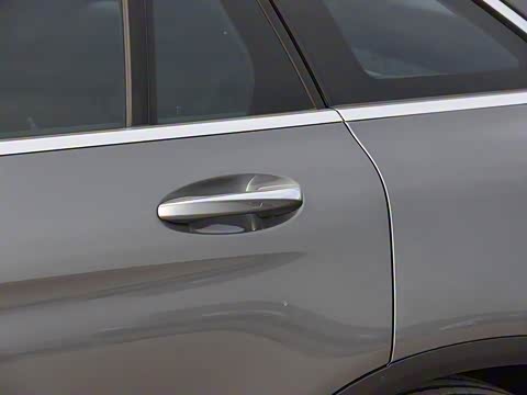 2019�� �Ŀ� GLC 260 L 4MATIC ������