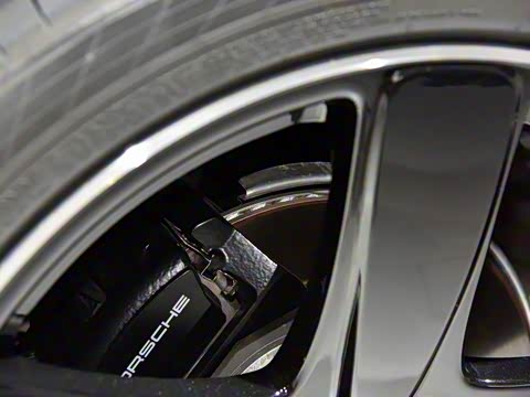 2018�� Macan 2.0T