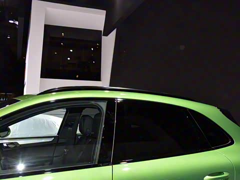 2018�� Macan 2.0T