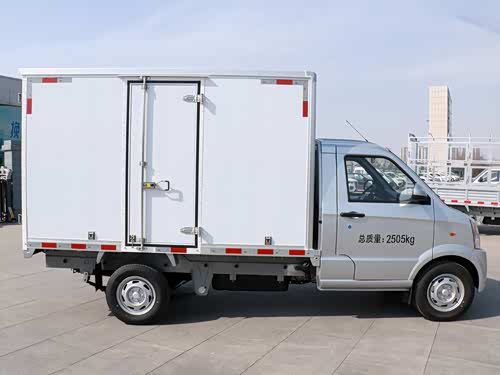 5l舒适型单排厢式运输车dam15kr