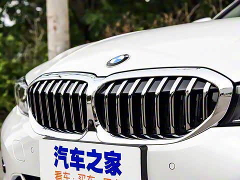 2020�� 325Li �׷���