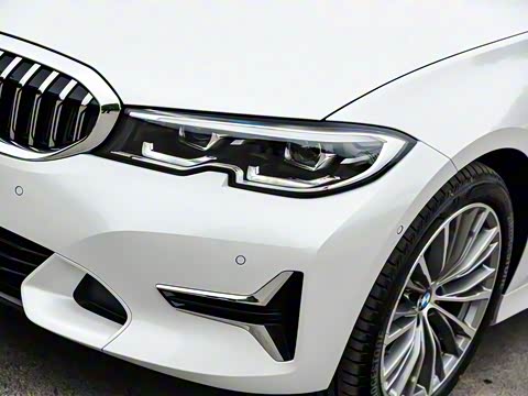 2020�� 325Li �׷���