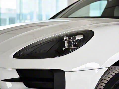 2018�� Macan 2.0T