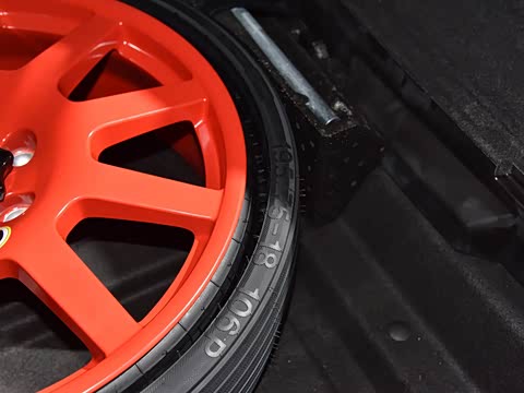 2018�� Macan 2.0T